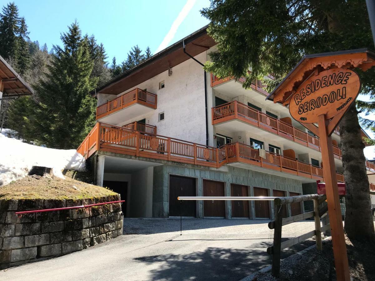 Апартаменти Casa Margherita Мадонна-ді-Кампільйо Екстер'єр фото